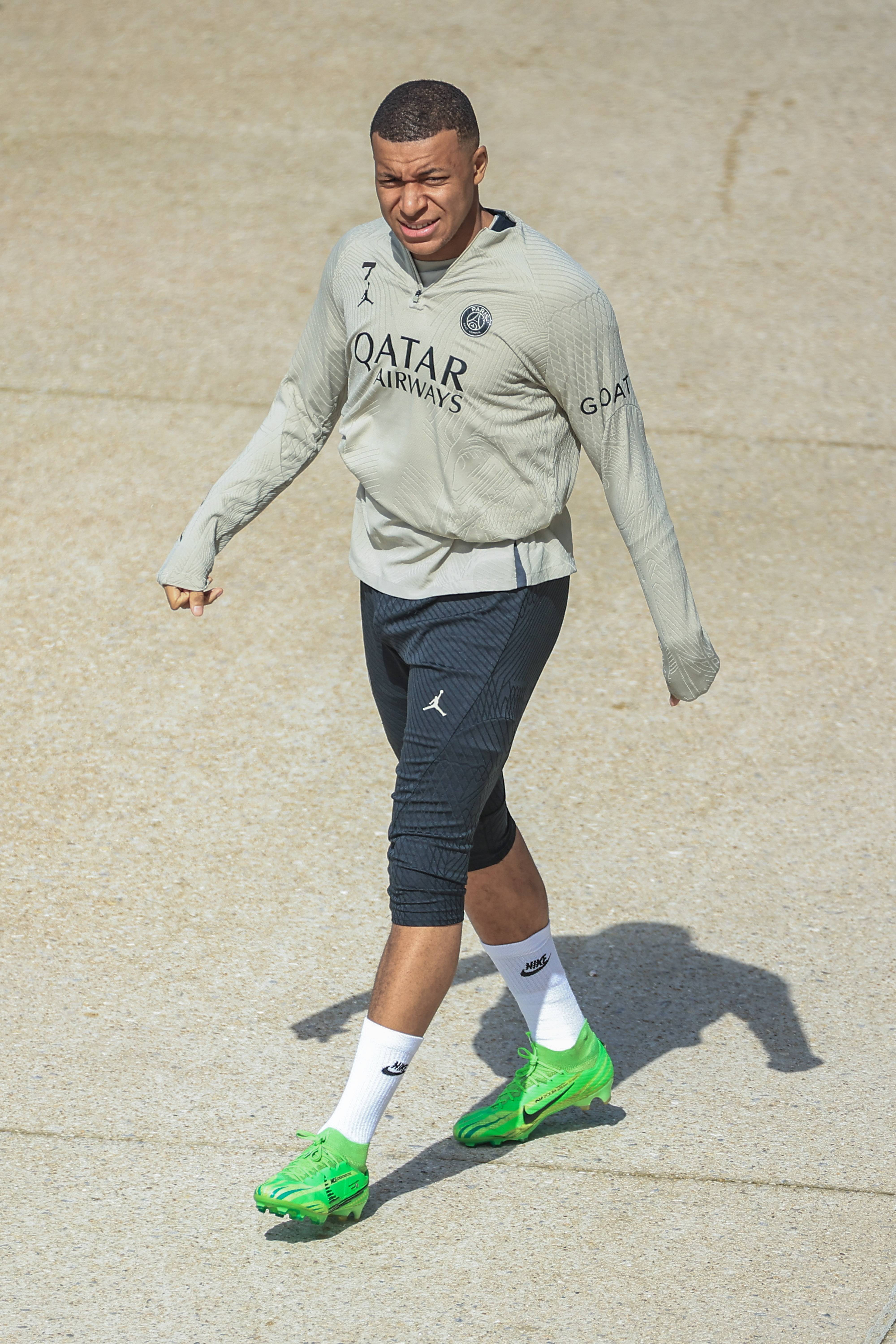 巴黎圣日耳曼球员受伤频发,欧冠前景蒙阴影的简单介绍 巴黎圣日耳曼球员受伤频发,欧冠前景蒙阴影的简单介绍